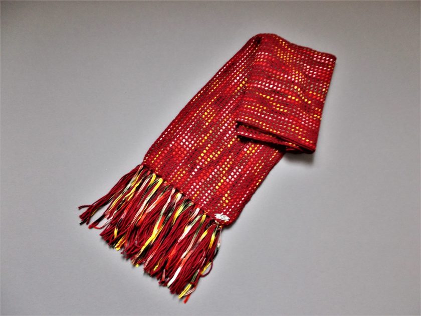 foulard rouge helene p scaled